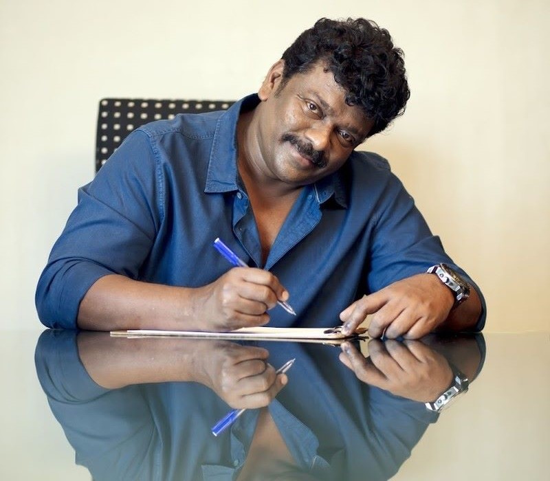 திரில்லராக உருவாகும் பார்த்திபன் 'இயக்கும்' டீன்ஸ்..... டைட்டில் லுக் வெளியீடு!