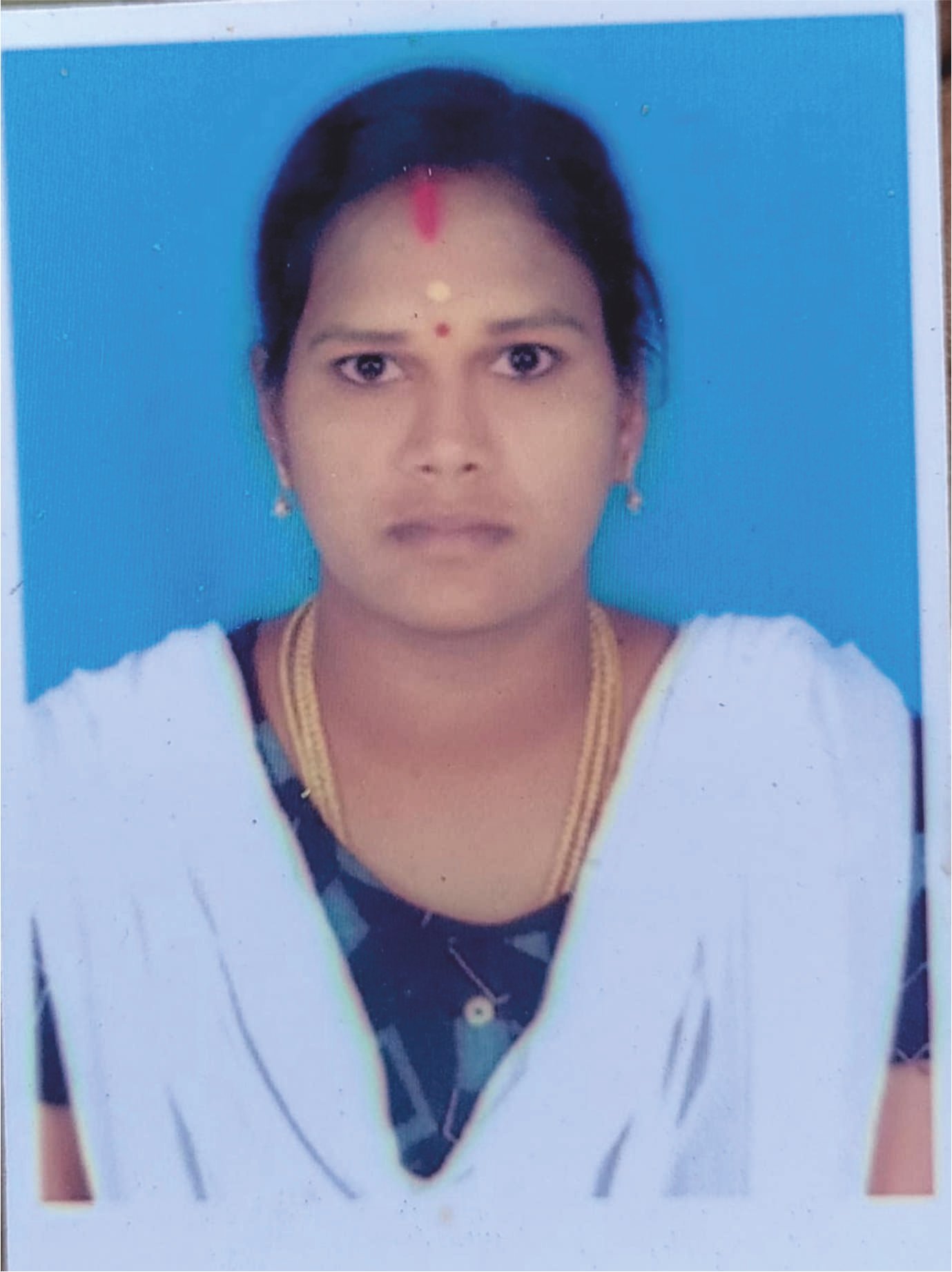 குடும்ப பிரச்சினை காரணமாக பெண் ரயில் முன் பாய்ந்து பெண் தற்கொலை! 