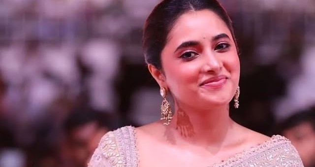 'அவர் பாடினால் இளையராஜா பாடுவது போல் இருக்கிறது'..... தனுஷ் குறித்து நடிகை பிரியங்கா மோகன்!