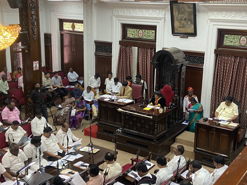 "பள்ளி மாணவர்களுக்கு ஷூ.....பெண்களுக்கு உடற்பயிற்சிக் கூடம்..."- பெருநகர சென்னை மாநகராட்சி பட்ஜெட்டில் வெளியான அதிரடி அறிவிப்புகள்!