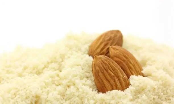 ஒருமுறை இந்த குளுகுளு பாதாம் சர்பத் செய்து பாருங்க!