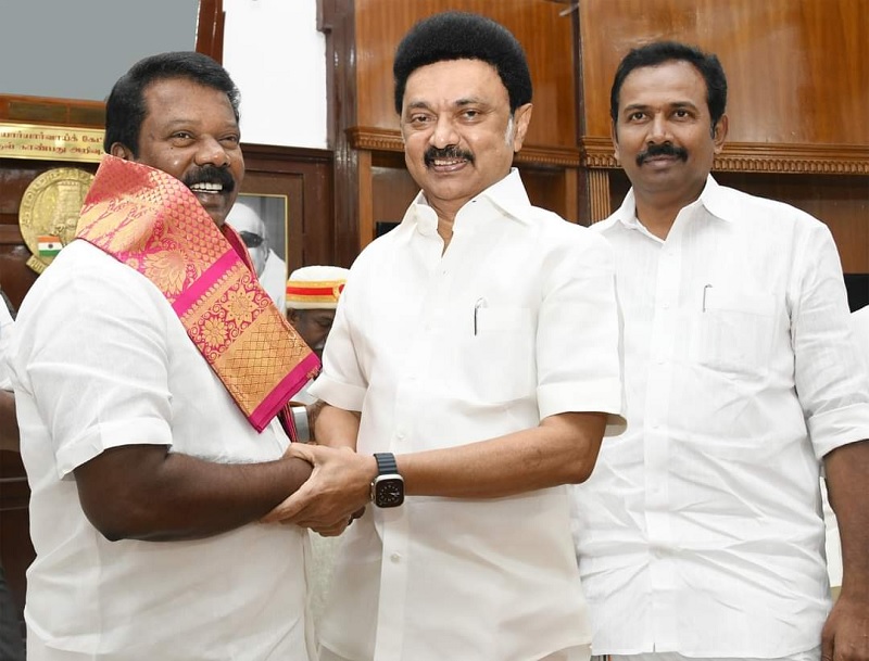 முதலமைச்சர் மு.க.ஸ்டாலினிடம் நேரில் வாழ்த்துப் பெற்ற செல்வப்பெருந்தகை!