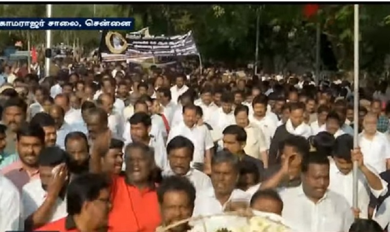 அண்ணா நினைவுத்தினம்- அமைதிப் பேரணி தொடங்கியது!