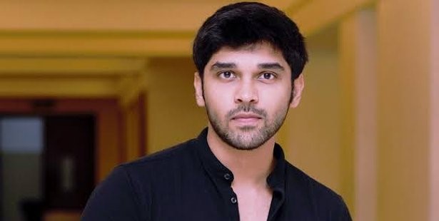 அந்த டைரக்டரை எனக்கு சின்ன வயசுல இருந்தே பிடிக்கும்.... துருவ் விக்ரம் பேட்டி!