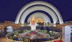 மெரினாவில் இருப்பது கலைஞரின் நினைவிடம் அல்ல தாஜ்மஹால்...... நடிகர் ரஜினிகாந்த்!