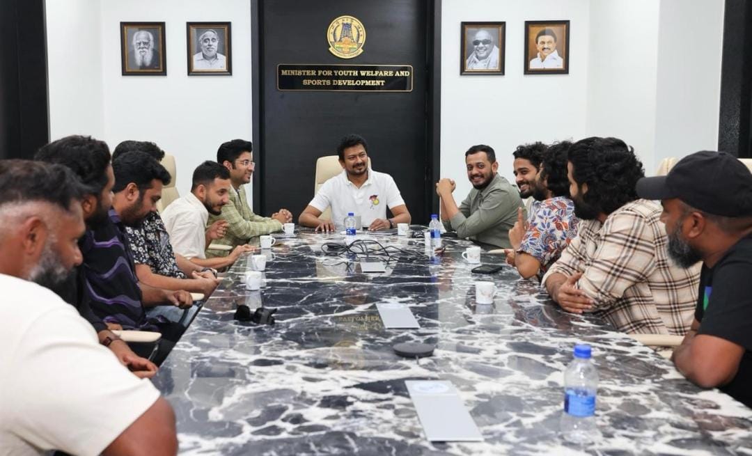 'மஞ்சுமெல் பாய்ஸ்' படக்குழுவினரை நேரில் சந்தித்து பாராட்டிய உதயநிதி ஸ்டாலின்!