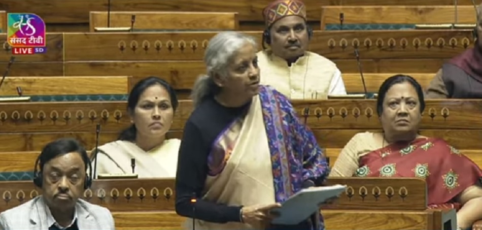 தவறான முடிவுகளால் பொருளாதார சிக்கலை ஏற்படுத்தியதாக வெள்ளை அறிக்கை!