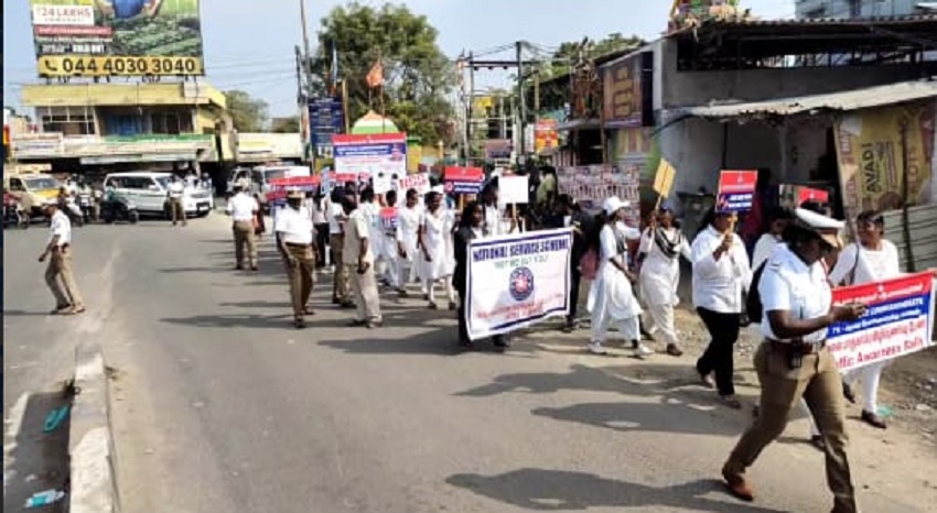 'ஆவடி காவல் ஆணையரகம் சார்பில் சாலை பாதுகாப்பு விழிப்புணர்வு பேரணி!'
