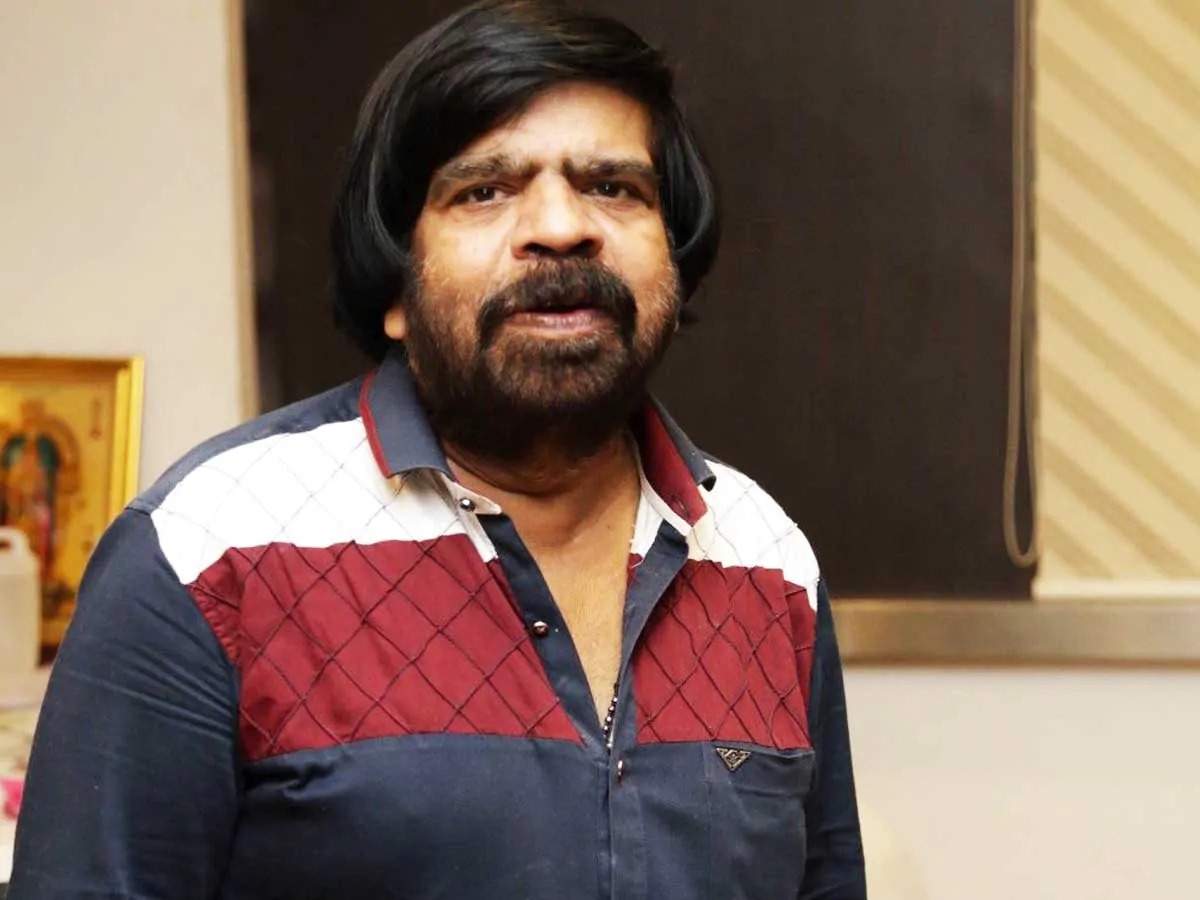 விஜயை பண்ண விரும்பல விமர்சனம்..... நாட்டு மக்களுக்கு வேண்டியது விமோச்சனம்.... விஜயின் அரசியல் என்ட்ரி குறித்து டி ஆர்!