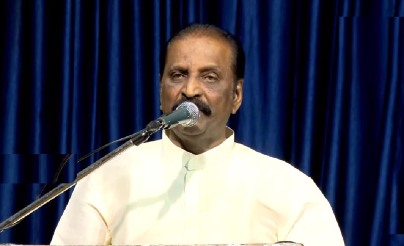 "விருது சரியான நேரத்தில் கிடைக்க வேண்டும்"- கவிஞர் வைரமுத்து ஆதங்கம்!