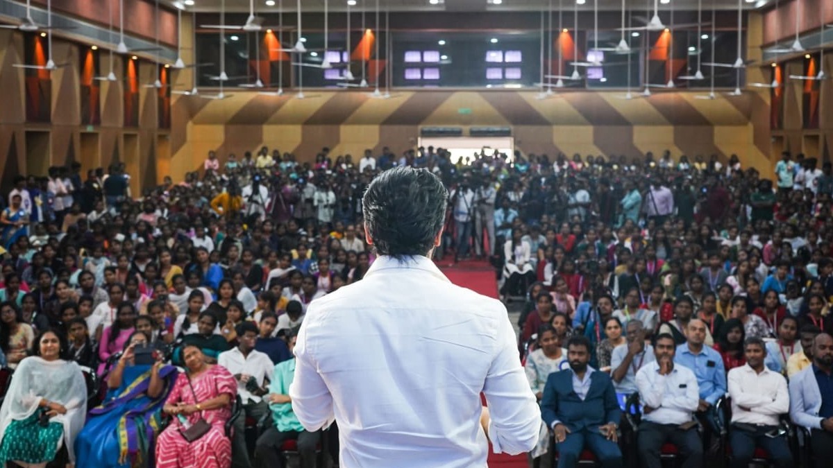 ஒரு பெண்ணால் 5 ஆண்கள் செய்யும் வேலையை செய்ய முடியும்.... நடிகர் சூர்யா!