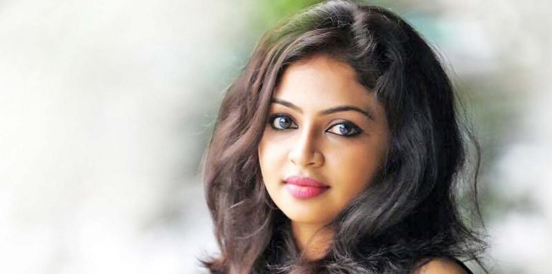 தலையில் பலத்த காயம்.....உயிருக்கு ஆபத்தான நிலையில் நடிகை அருந்ததி நாயர்!