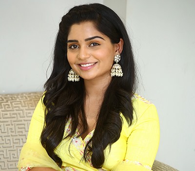 ஸ்போர்ட்ஸ் பயோபிக் படத்தில் நடிக்க பிரபல நடிகை விருப்பம்!