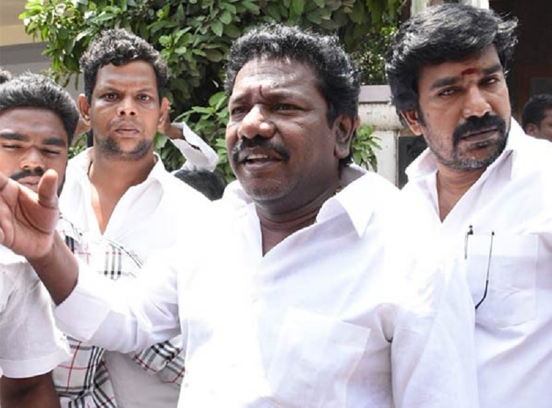 தி.மு.க.வுக்கு கருணாஸ் ஆதரவு!