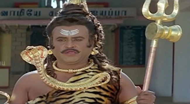 ரஜினி தான் எனக்கு சிவன்..... மகா சிவராத்திரியையொட்டி பூஜை செய்து வழிபட்ட ரசிகர்!