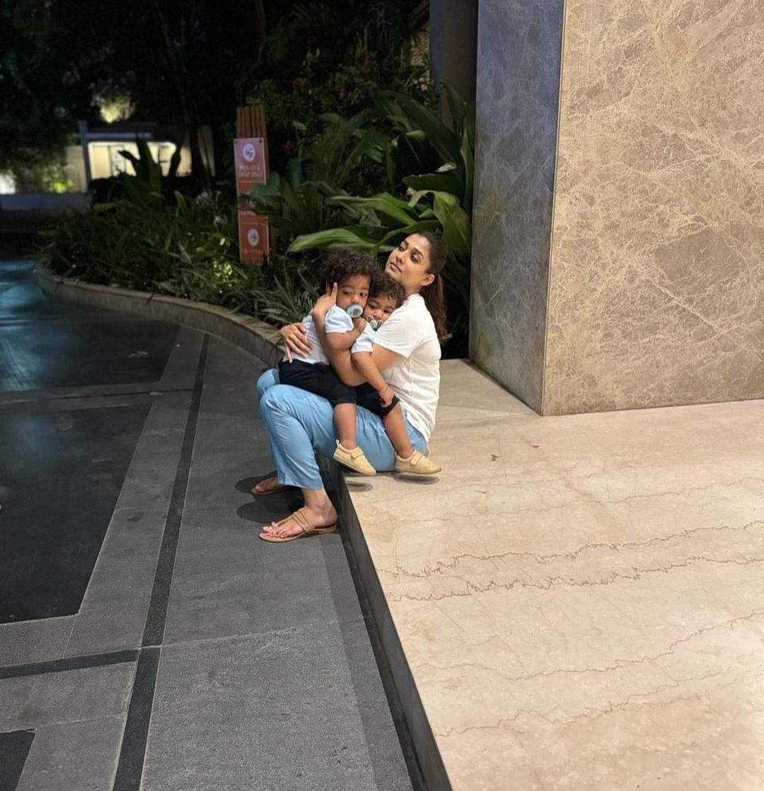 உயிர்- உலக் உடன் பாச மழை பொழியும் நயன்தாரா....வைரலாகும் ஃபோட்டோ!!