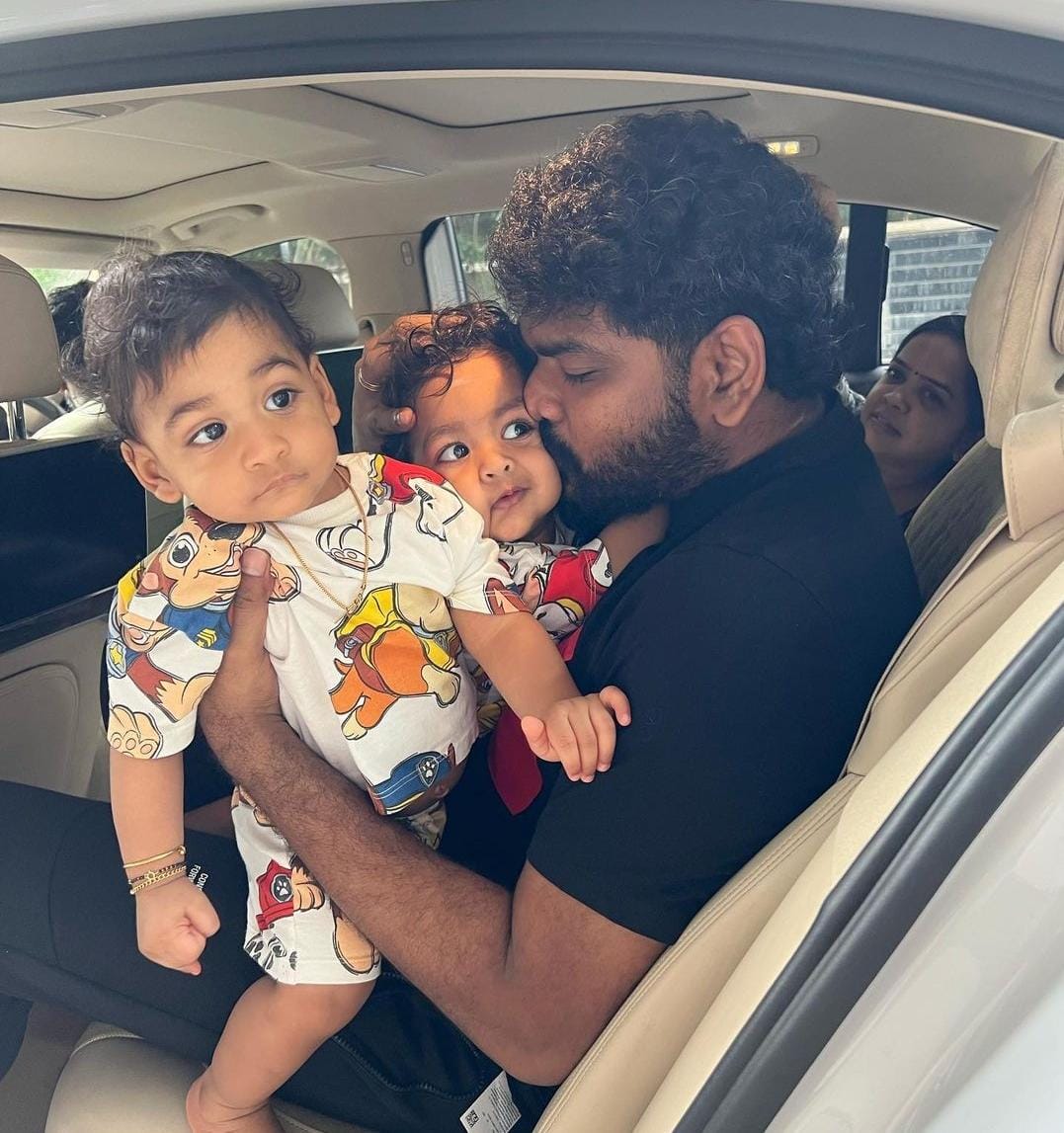 உயிர்- உலக் உடன் பாச மழை பொழியும் நயன்தாரா....வைரலாகும் ஃபோட்டோ!! 