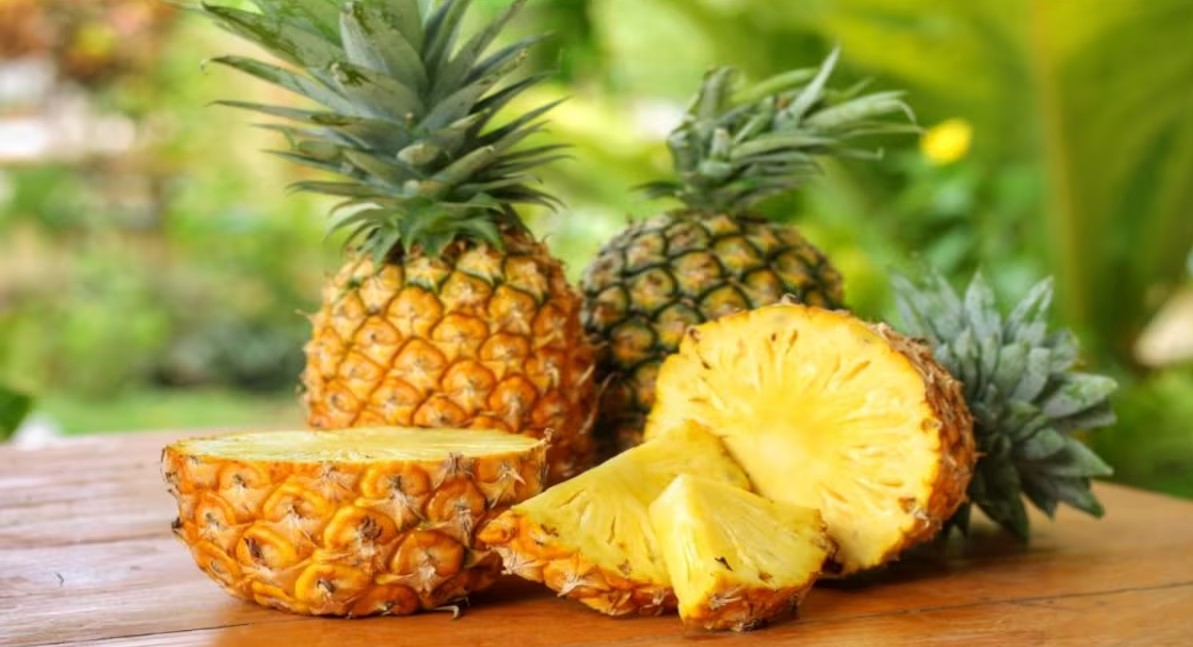 உடல் குளிர்ச்சிக்கு அன்னாசிப்பழ மோர் குழம்பு செஞ்சு பாருங்க!