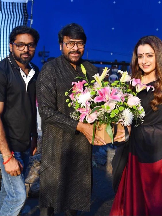 மீண்டும் இரட்டை வேடங்களில் களம் இறங்கும் நடிகை திரிஷா!