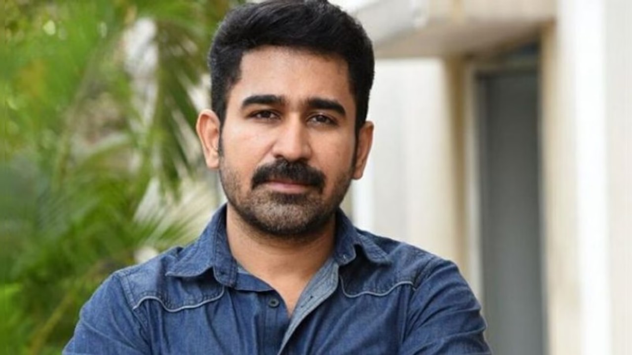 அருவி பட இயக்குனருடன் கைகோர்த்த விஜய் ஆண்டனி.... படப்பிடிப்பு தீவிரம்!