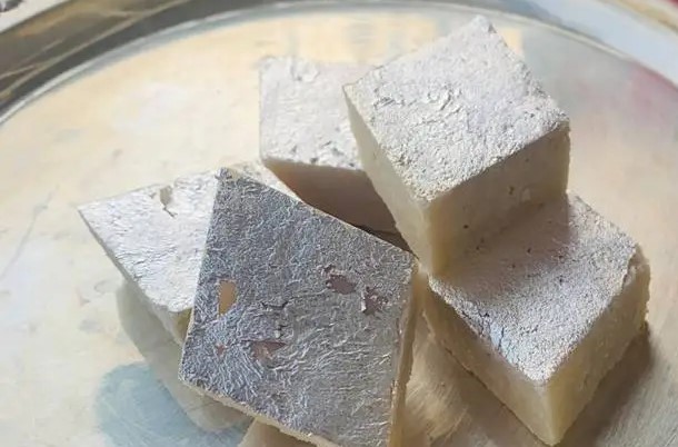 மினி பாதாம் பர்பி.... நீங்களும் ஒருமுறை ட்ரை பண்ணி பாருங்க!