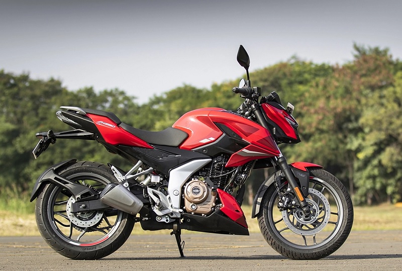 இளைஞர்களைக் கவர்ந்த பஜாஜ் நிறுவனத்தின் புதிய இருசக்கர வாகனம்!