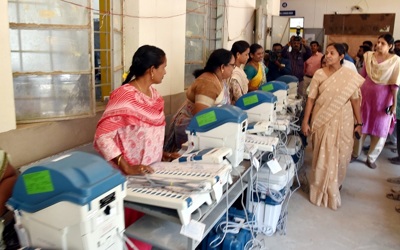 தமிழகம், புதுச்சேரியில் நாளை வாக்குப்பதிவிற்கான ஏற்பாடுகள் தயார்!