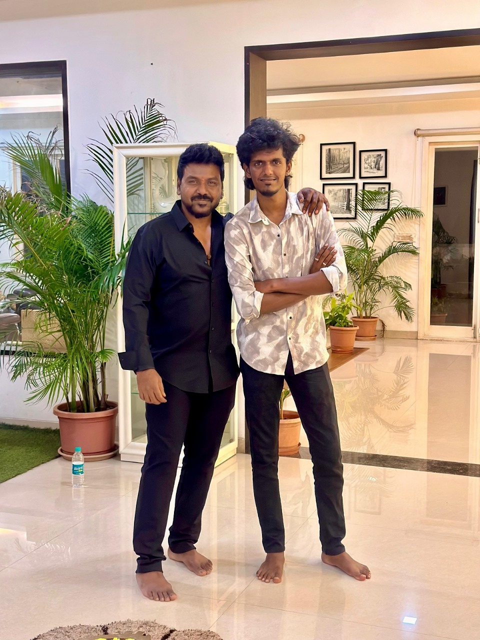 மாற்றுத்திறனாளி குழந்தைகளுக்காக பைக் வாங்கி கொடுத்த ராகவா லாரன்ஸ் - KPY பாலா!