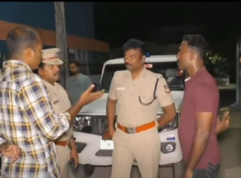 சித்த மருத்துவர், அவரது மனைவி வீடு புகுந்து படுகொலை!
