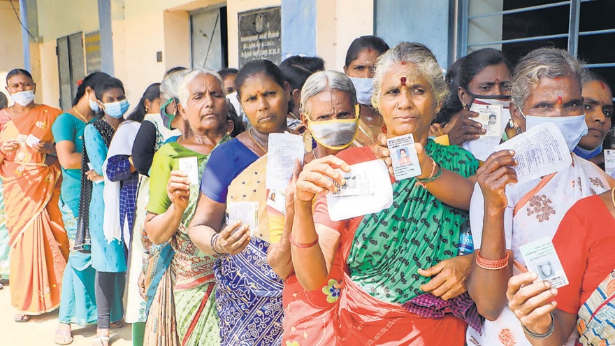 "தமிழகத்தில் 12.55% வாக்குப்பதிவு"- தேர்தல் ஆணையம் தகவல்!