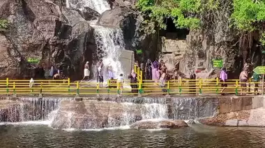 மணிமுத்தாறு அருவி, மாஞ்சோலை செல்ல தடை