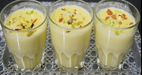 ஒருமுறை இந்த குளுகுளு பாதாம் சர்பத் செய்து பாருங்க!