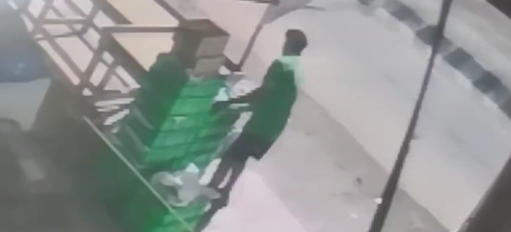 பட்டாபிராம்-ல் பால் திருடும் சிசிடிவி காட்சிகள் வெளியாகி பரபரப்பு