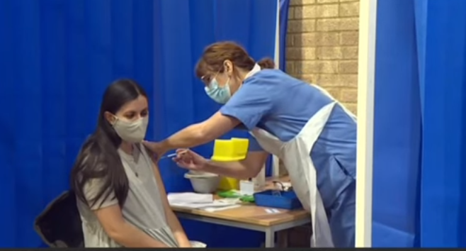 சிங்கப்பூரில் புதிய கோவிட் அலை 