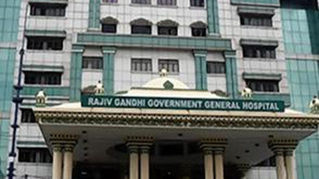 அரசு மருத்துவமனை கடைநிலை ஊழியர்களுக்கு 3 ஷிப்ட் பணி