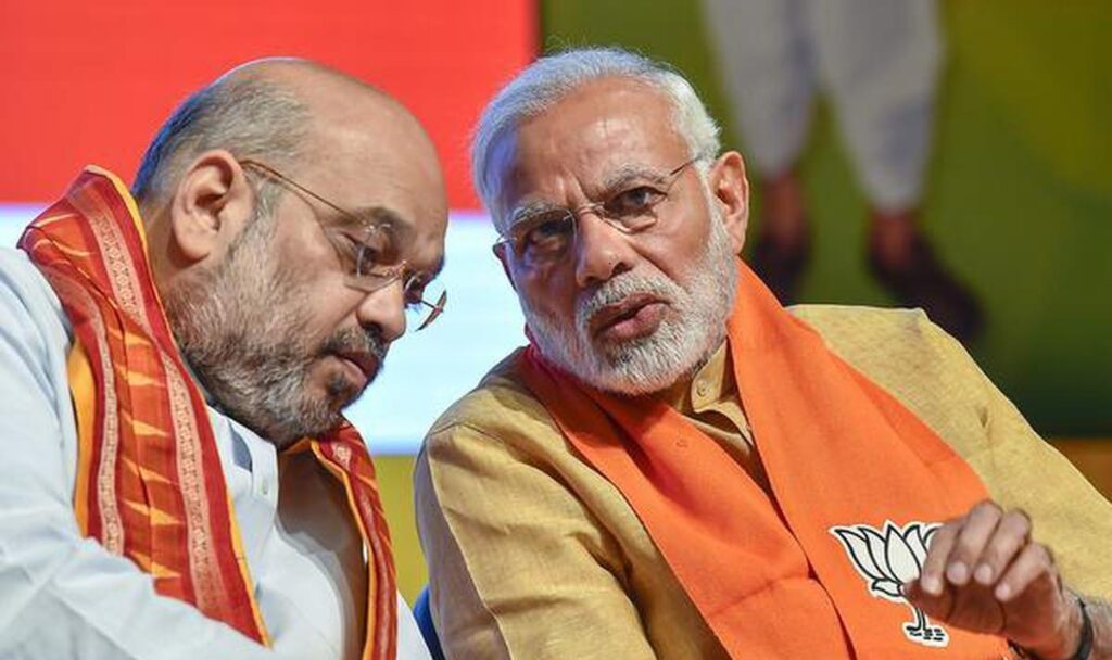 இப்படியும் ஒரு பிரதமரா? சமூக வலைதளங்களில் விவாதம்