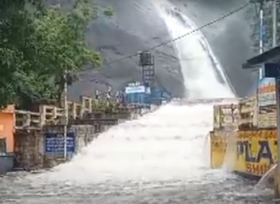 குற்றால அருவிகளில் குளிக்க தடை