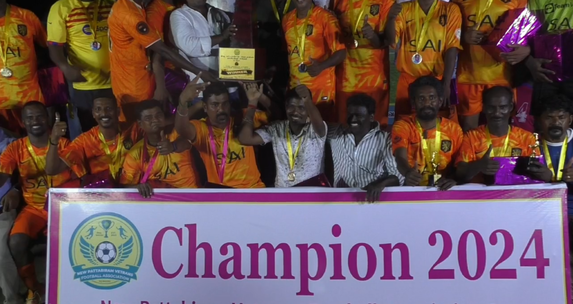 ஆவடியில் வெட்ரன்ஸ் கால் பந்தாட்ட போட்டி