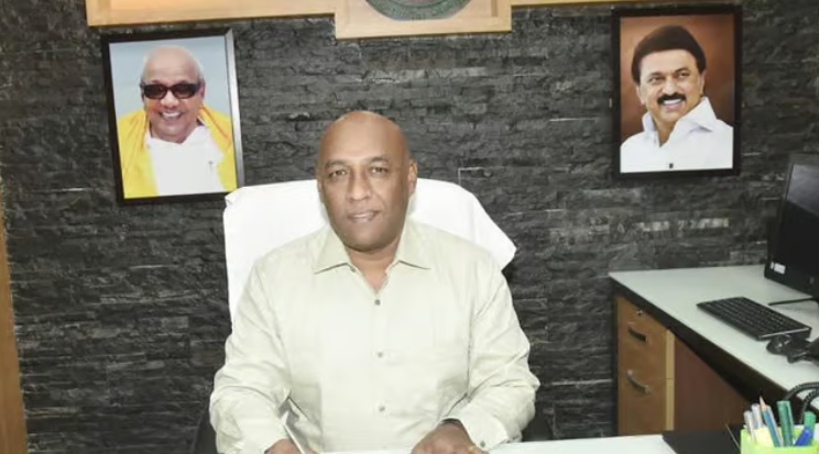 விக்கிரவாண்டி அருகே கிணற்றில் இருந்தது தேன் அடை