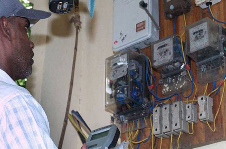 ஒன்றுக்கும் மேற்பட்ட மின்சார இணைப்புகள் - வீடு, வீடாக சென்று ஆய்வு