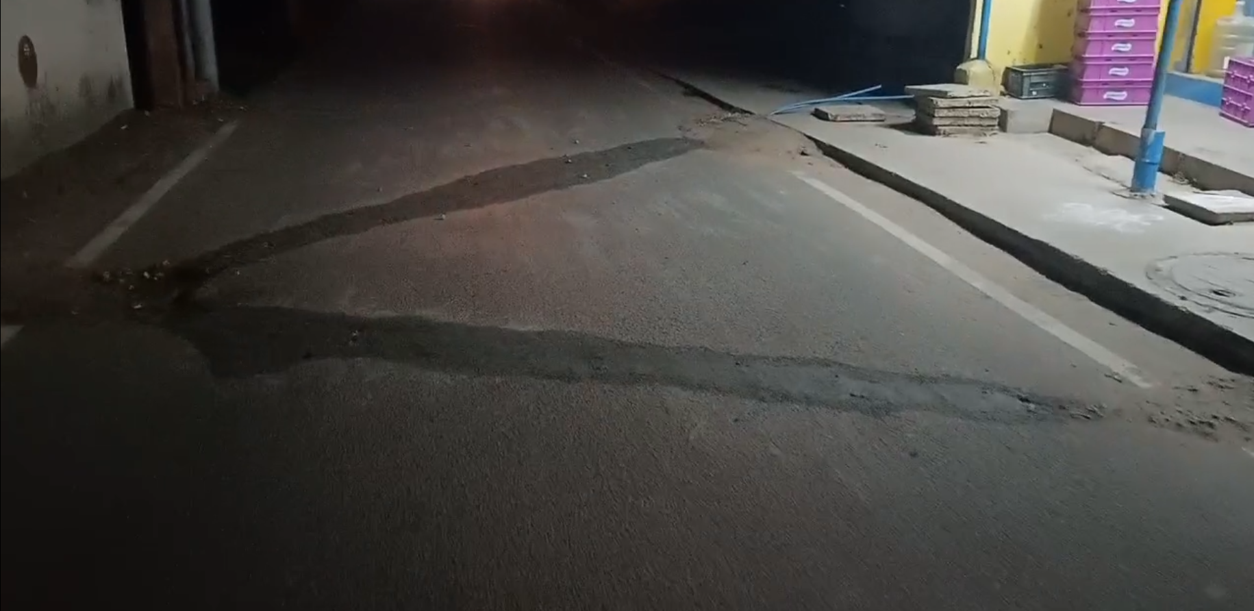 மாநகராட்சி வேஸ்ட்; களத்தில் இறங்கிய ஆட்டோ ஓட்டுநர்கள்