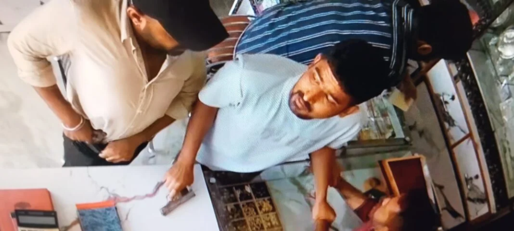 துப்பாக்கி முனையில் கொள்ளை அடித்த முக்கிய குற்றவாளிகள் 