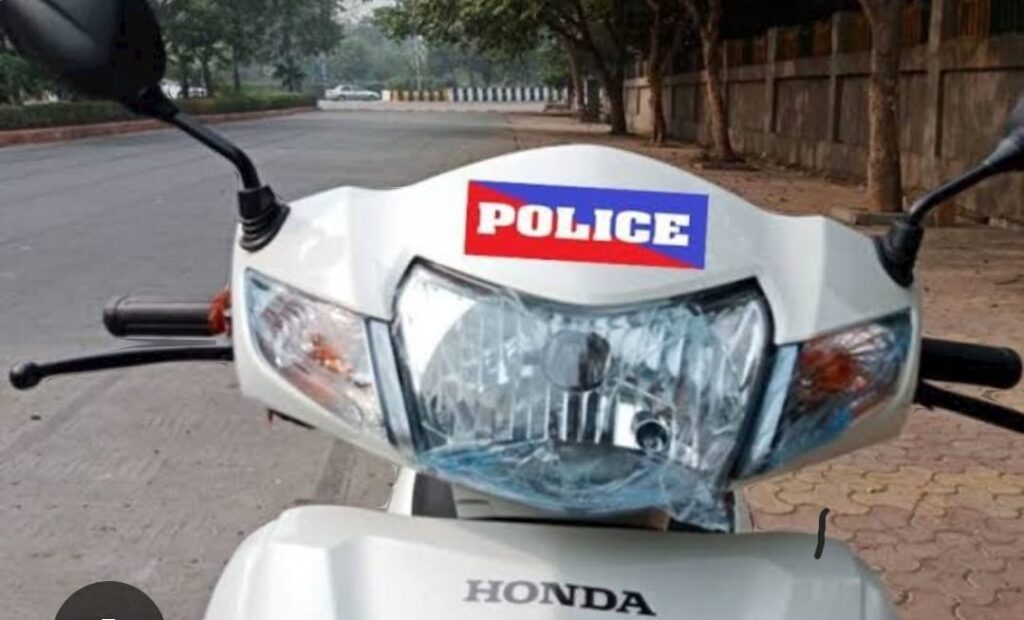 போலீஸ் ஸ்டிக்கர் ஒட்டிய காவல் துறை வாகனத்தில் இருந்து நடைமுறை அமல் - வேப்பேரி போக்குவரத்து காவல் ஆய்வாளர்