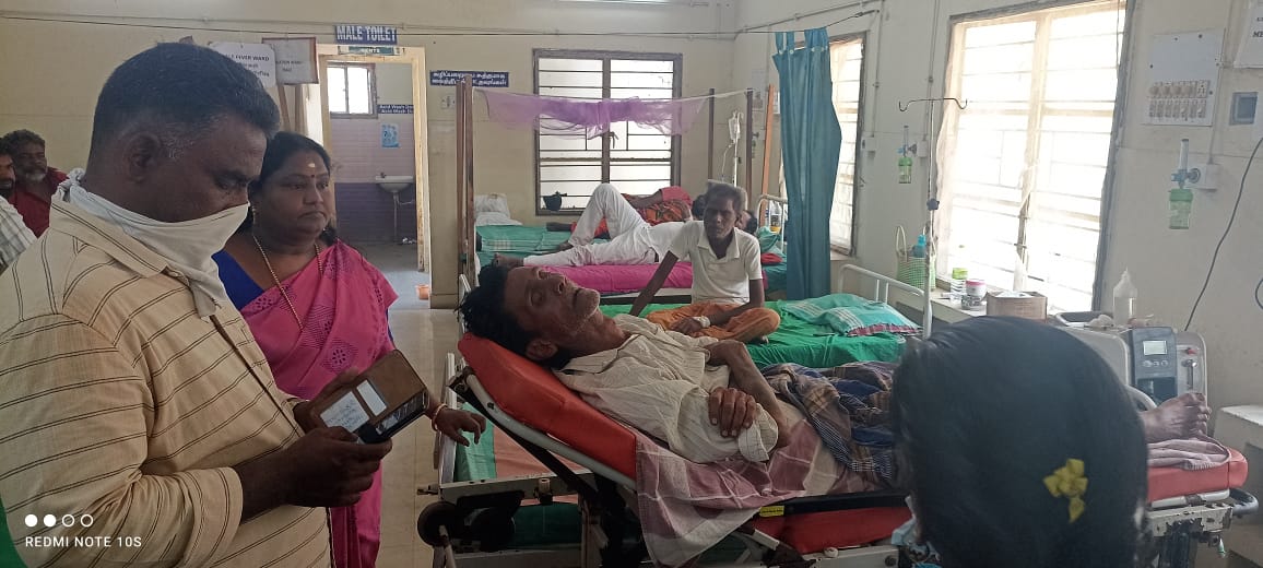 முதியவரை மீட்டெடுத்து மருத்துவமனையில் சேர்த்த காவல் துறையினருக்கு மனித உரிமை ஆணையம் பாராட்டு