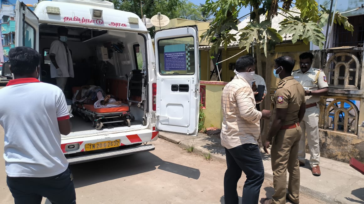 முதியவரை மீட்டெடுத்து மருத்துவமனையில் சேர்த்த காவல் துறையினருக்கு மனித உரிமை ஆணையம் பாராட்டு