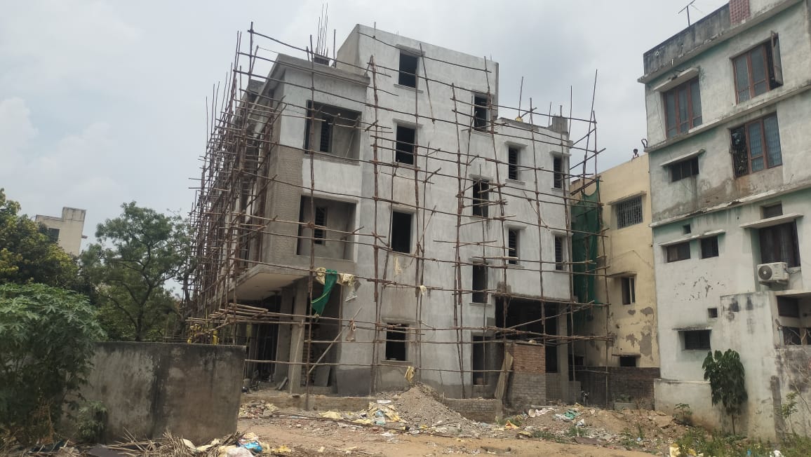 கட்டிட பணி நடைபெறும் இடத்தில் விபத்து - வட மாநில தொழிலாளி உயிரிழப்பு