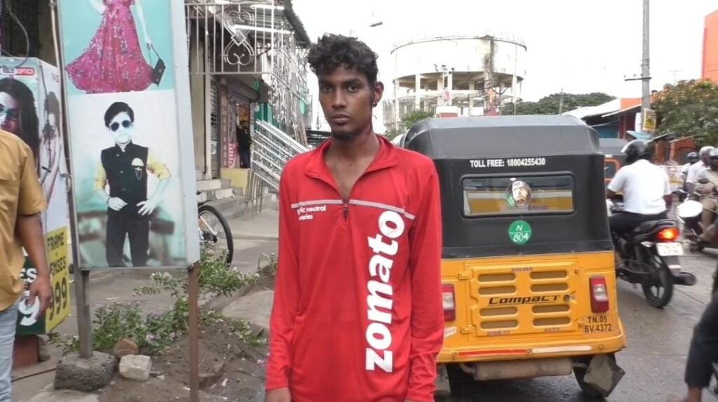தம்பியை கேட்டு அண்ணனை கத்தியால் அறுத்த ஆசாமிகள்