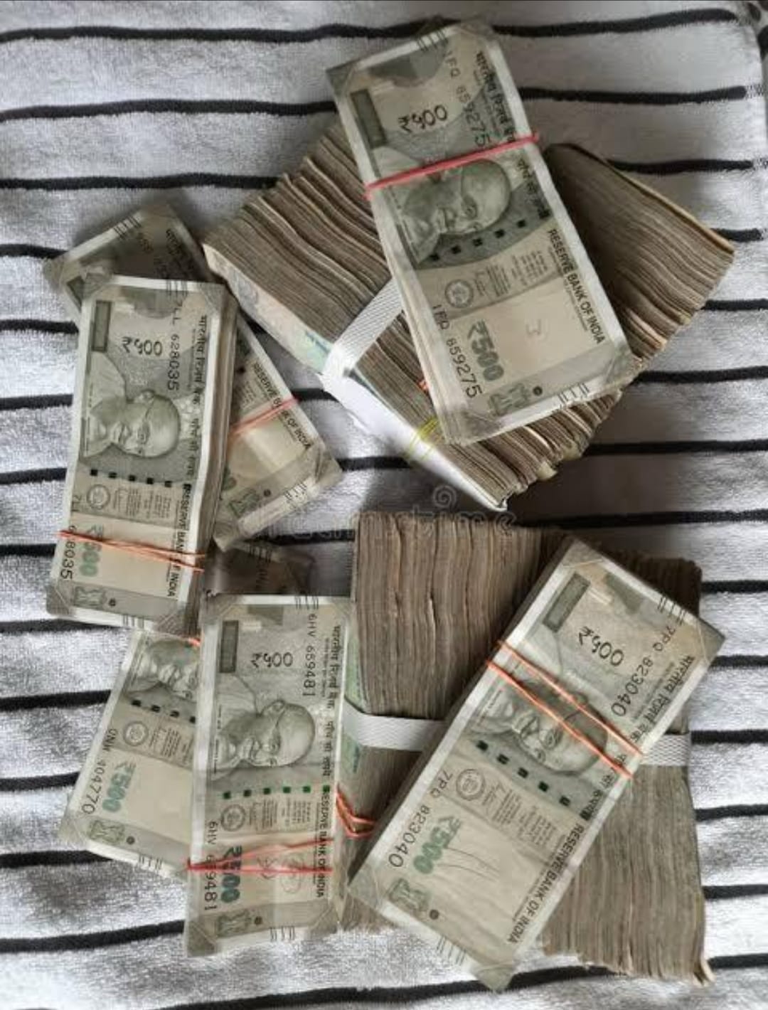 சென்னை விமான நிலையத்தில் ரூ.20 லட்சம் பறிமுதல் 