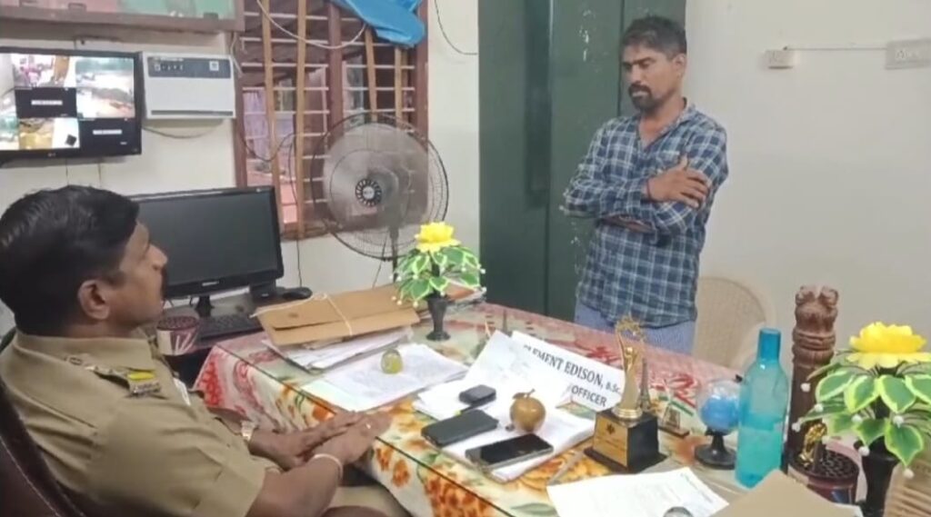 அம்பத்தூரில் 550 கிலோ செம்மரக்கட்டைகள் பறிமுதல்