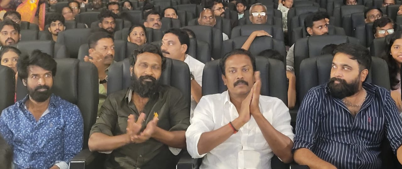 'கருடன்' இசை வெளியீட்டு விழாவில் சிவகார்த்திகேயன், விஜய் சேதுபதி!